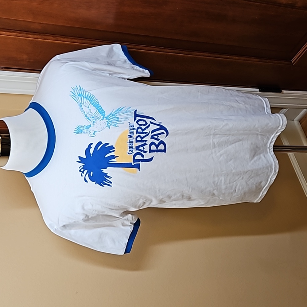 CAPTAIN MORGAN PARROT BAY TSHIRT TEE L MEN'S NWOT nautical palm tree boating